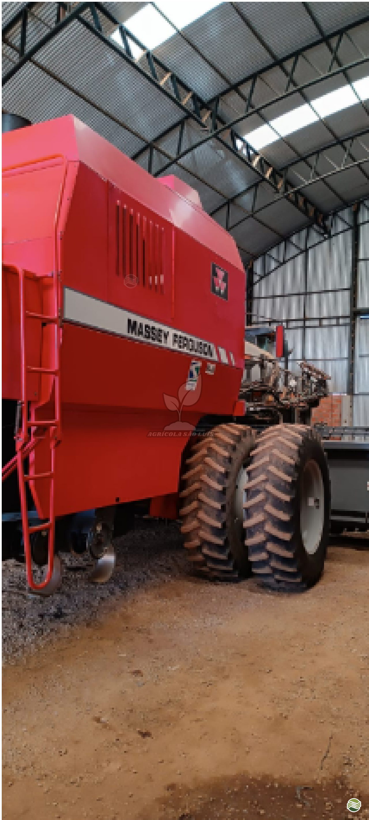 COLHEITADEIRA MASSEY FERGUSON MF 5650 Agrícola São Luis LAGOAO RIO GRANDE DO SUL RS
